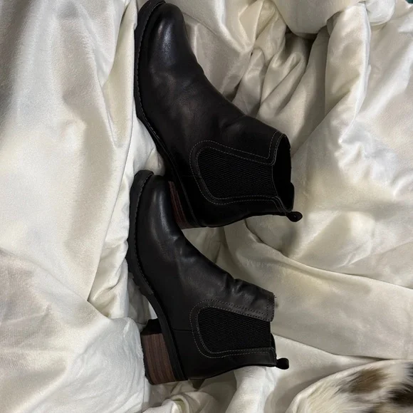 Eastland Black Jasmine Boots 8.5 - Picture 3 of 6